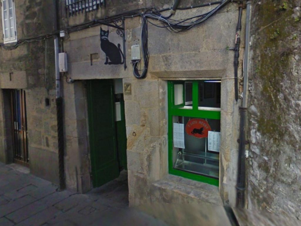Fachada de O Gato Negro en Santiago de Compostela